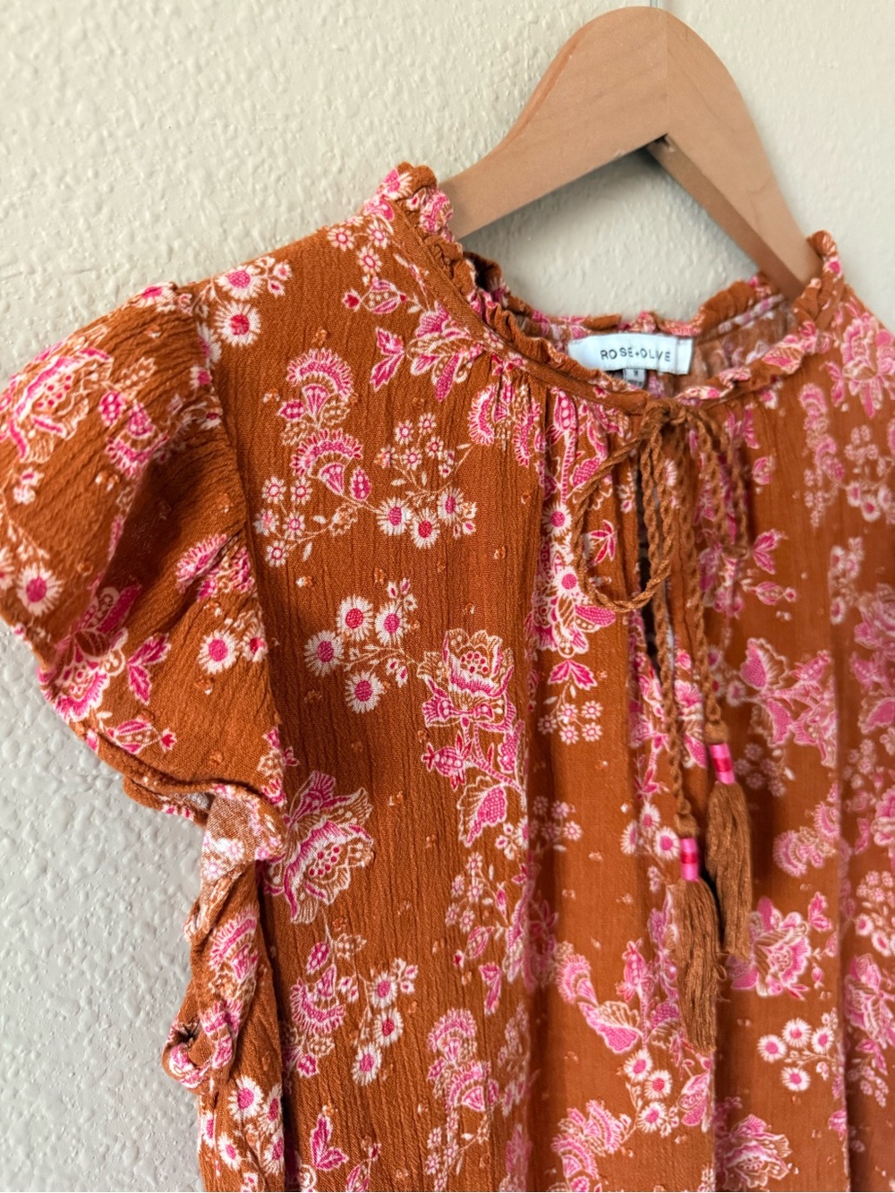Rose & Olive Rust Floral Ruffle Sleeve Blouse - Picture 3 of 7
